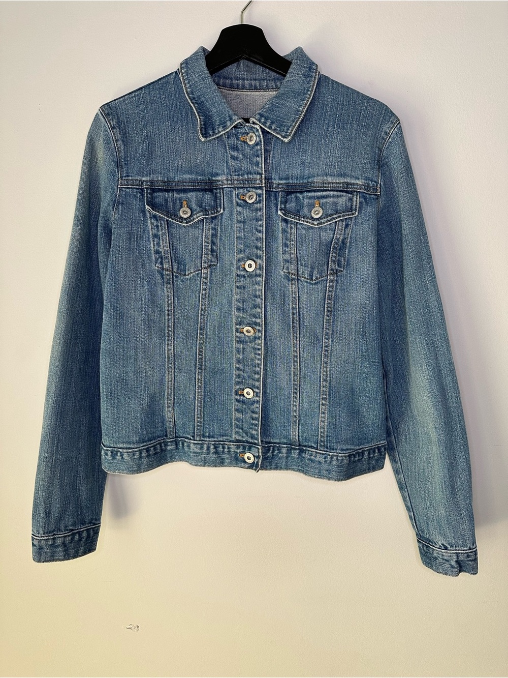 GAP Women's Stretch Denim Icon Trucker Jacket - Size Large